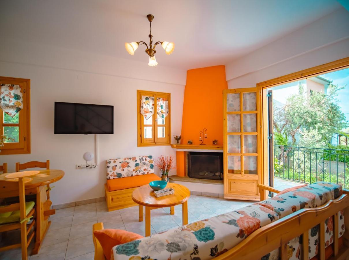 Orange House For Big Families In Damouchari - Delicious Houses ภายนอก รูปภาพ